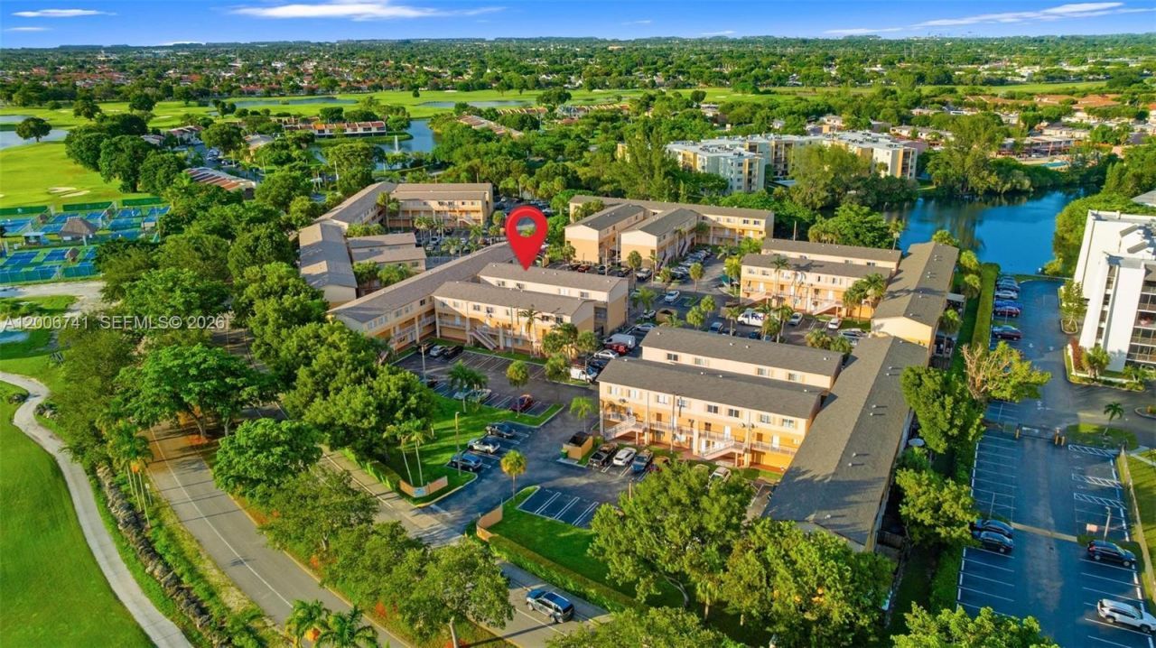 6235 Kendale Lakes Cir , Unit 247, Miami, FL 33183 Photo