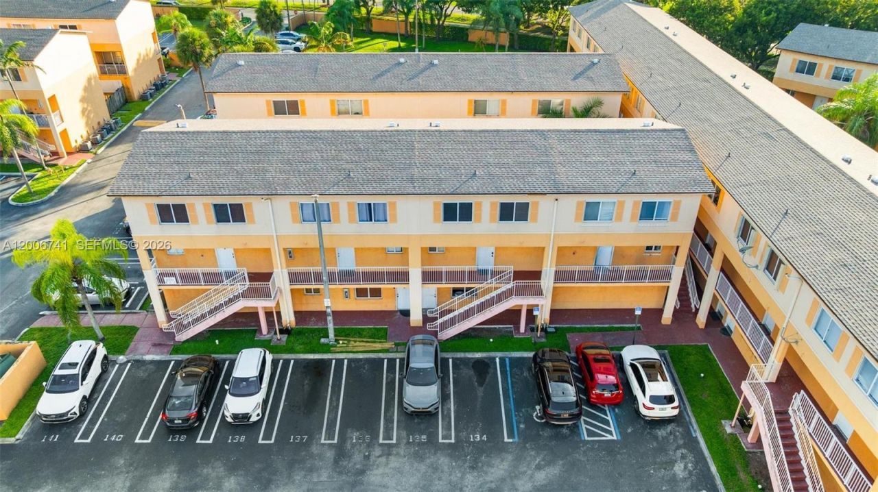 6235 Kendale Lakes Cir , Unit 247, Miami, FL 33183 Photo