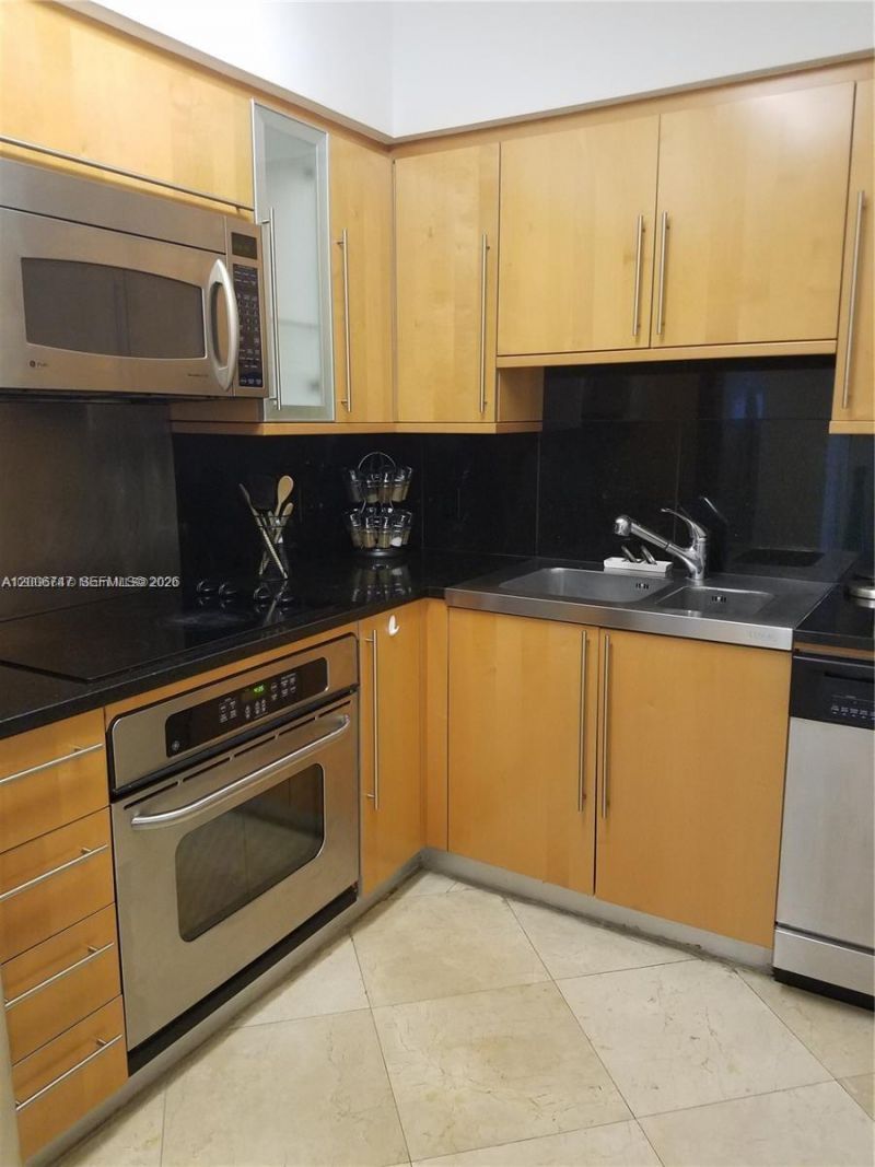 6365 Collins Ave, Unit 910, Miami Beach, FL 33141 Photo