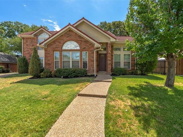3104 Steve Drive, Hurst, TX 76054