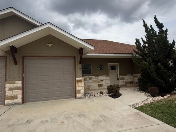 152 Navarro Crossing , Unit 3B, Seguin, TX 78155