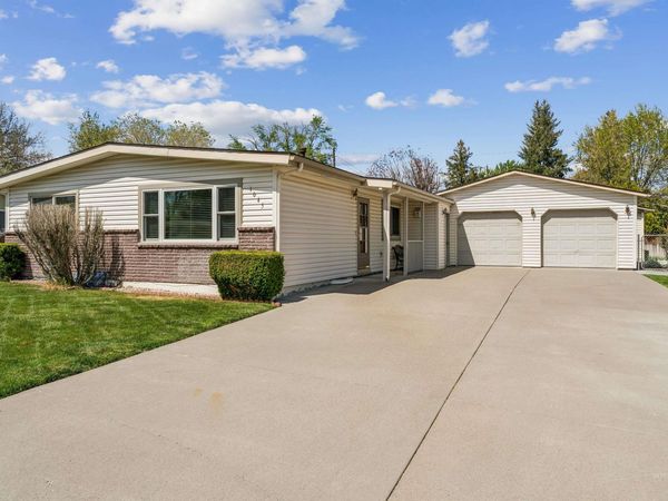 1045 E 14th N, Mountain Home, ID 83647