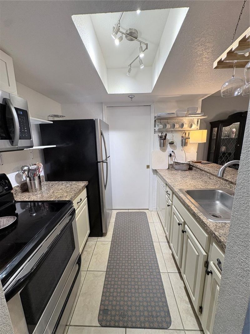 10263 Gandy Boulevard N, Unit 606, Saint Petersburg, FL 33702 Photo