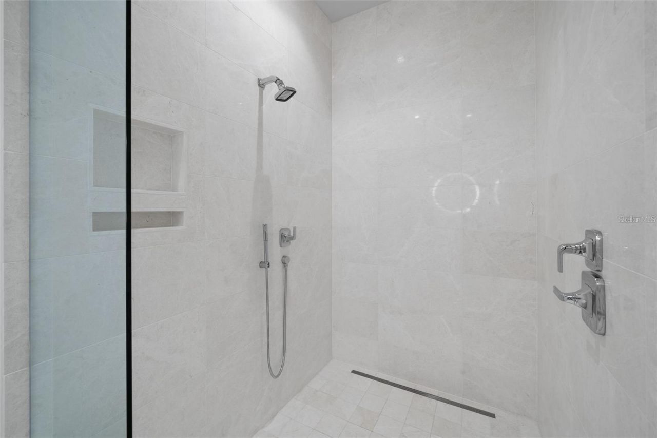 1591 Gulf Of Mexico Drive, Unit 515, Longboat Key, FL 34228 Photo