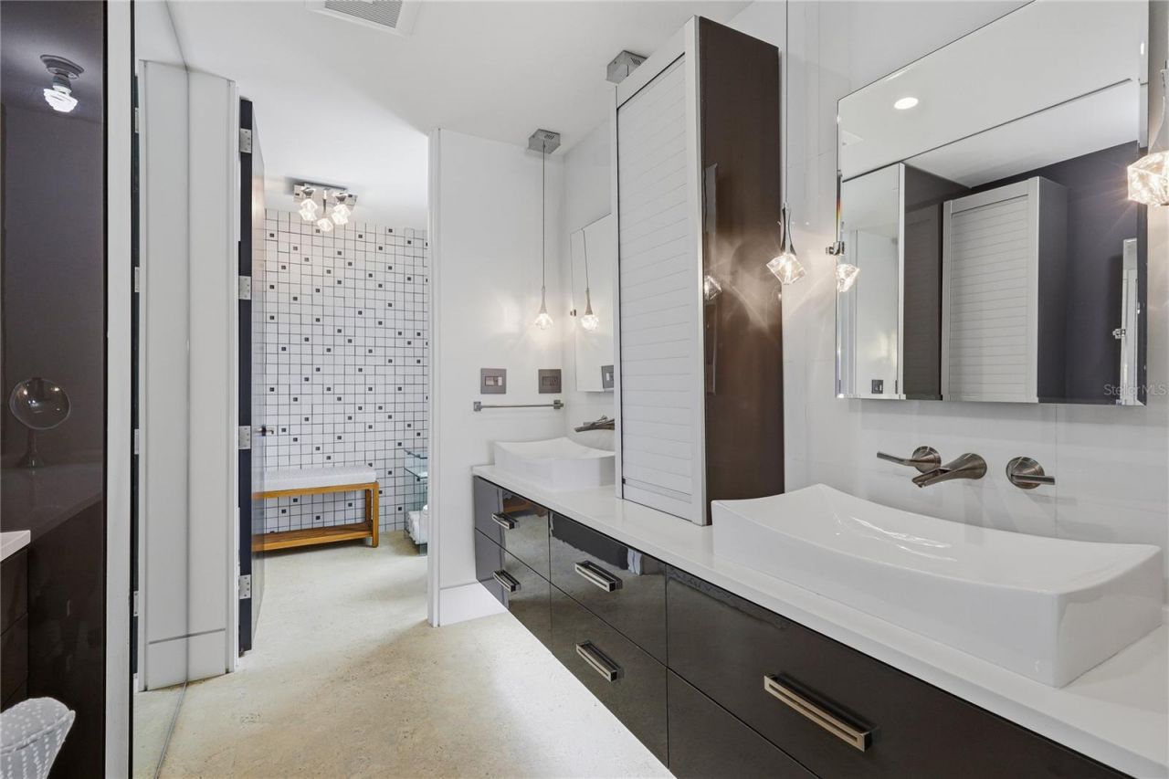 350 Golden Gate Point, Unit 51, Sarasota, FL 34236 Photo