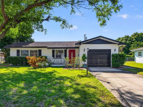 233 NW MADISON CIRCLE N, ST PETERSBURG, FL 33702