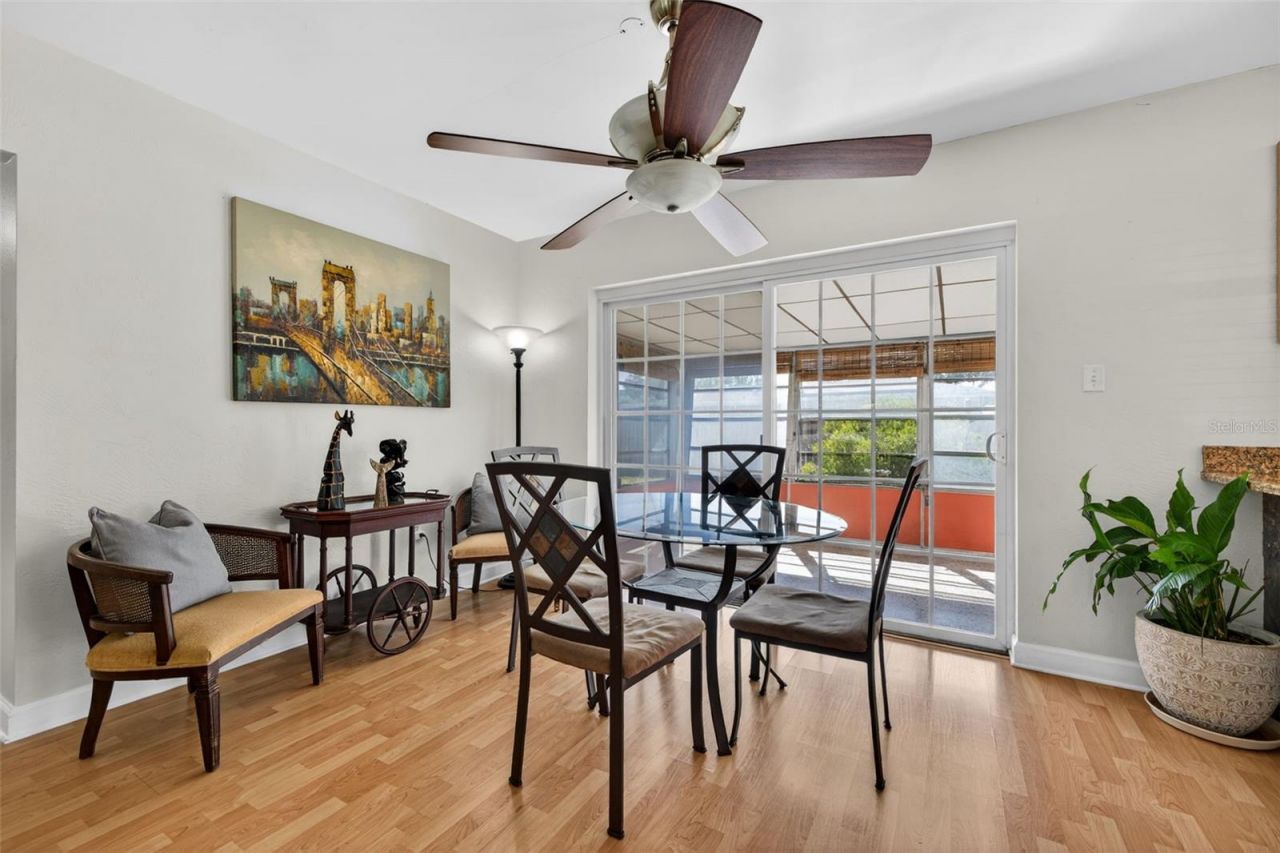 233 NW Madison Circle N, Saint Petersburg, FL 33702 Photo