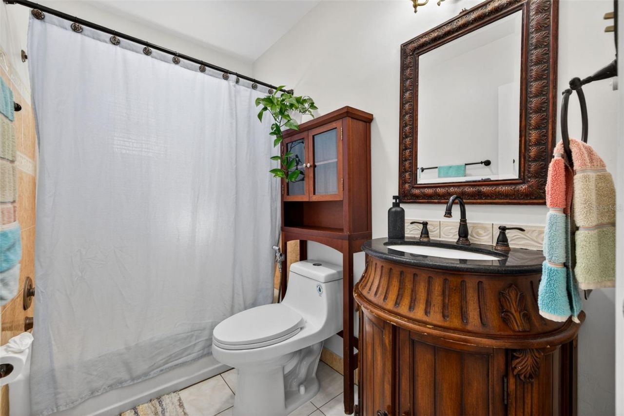 233 NW Madison Circle N, Saint Petersburg, FL 33702 Photo