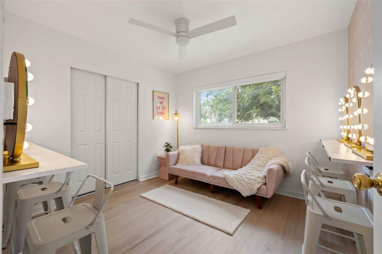 3755 Beach Drive Se, Saint Petersburg, FL 33705 Photo