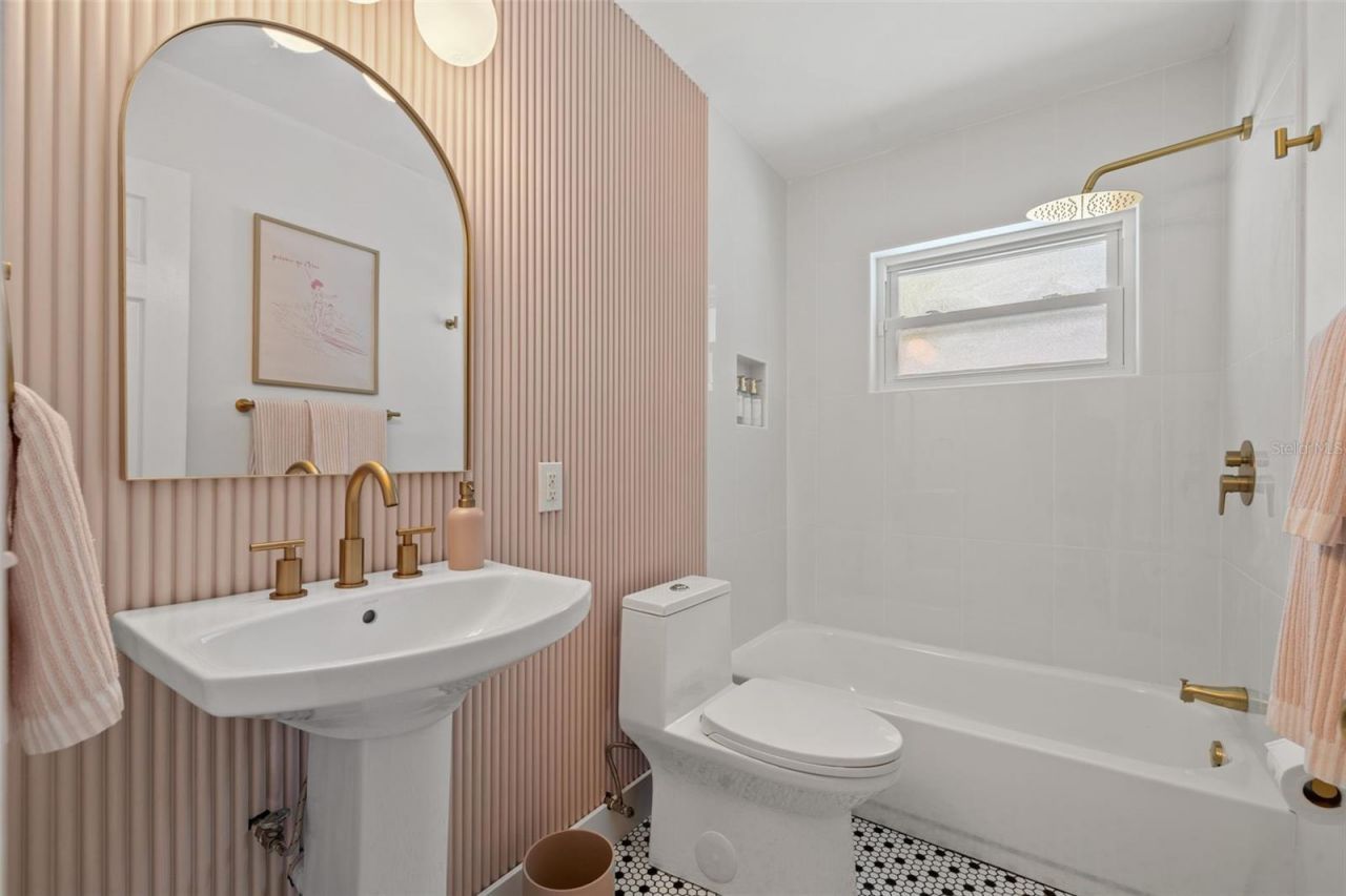 3755 Beach Drive Se, Saint Petersburg, FL 33705 Photo