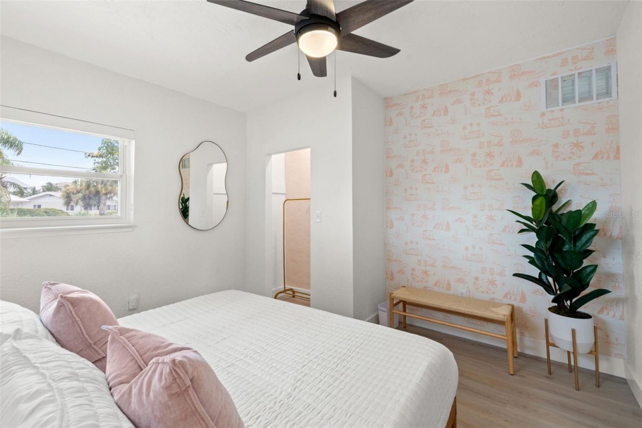 3755 Beach Drive Se, Saint Petersburg, FL 33705 Photo