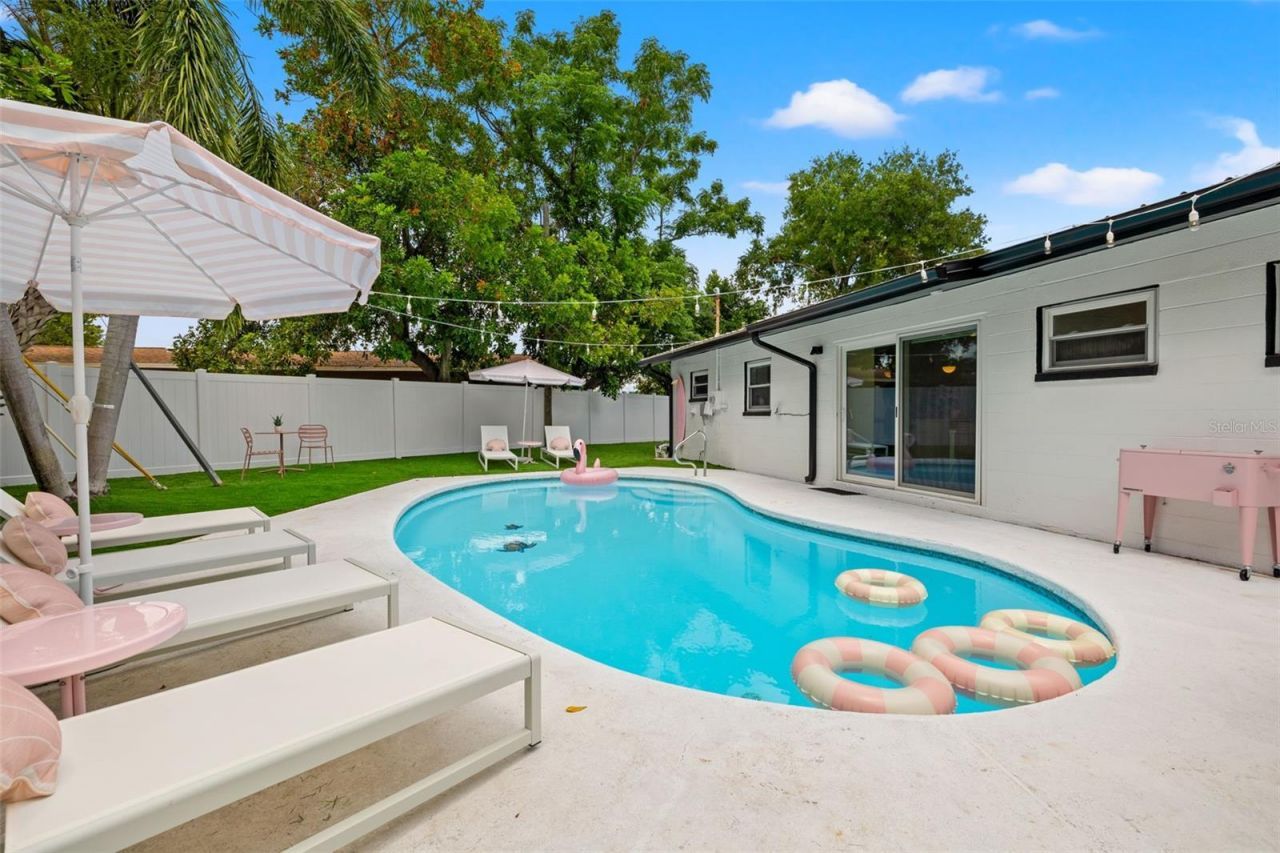 3755 Beach Drive Se, Saint Petersburg, FL 33705 Photo