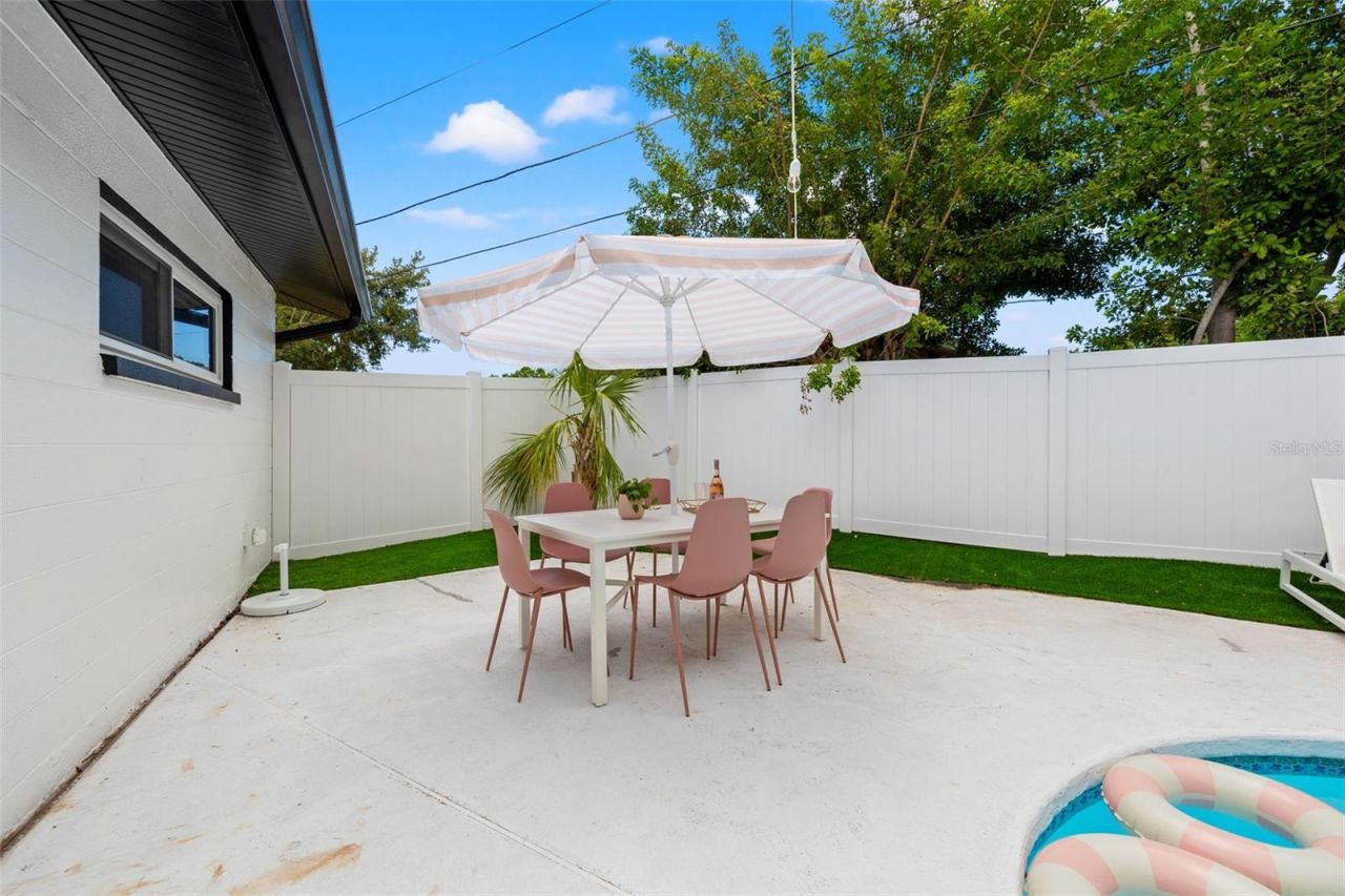 3755 Beach Drive Se, Saint Petersburg, FL 33705 Photo