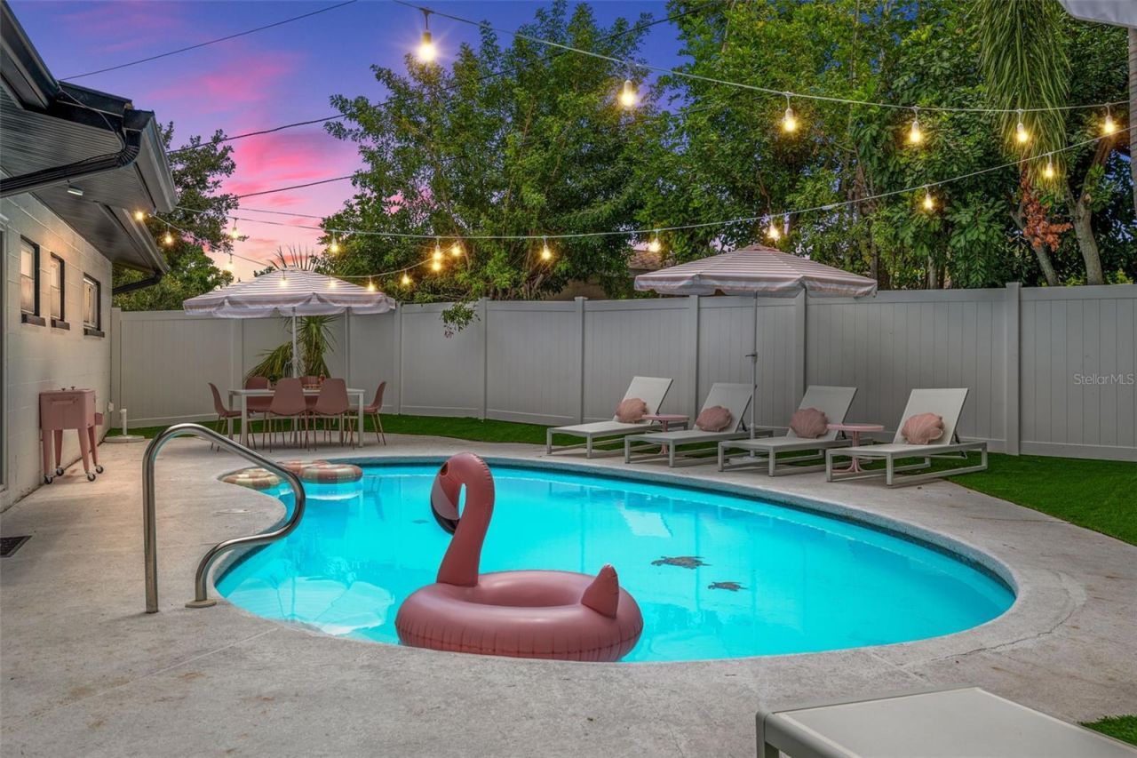 3755 Beach Drive Se, Saint Petersburg, FL 33705 Photo