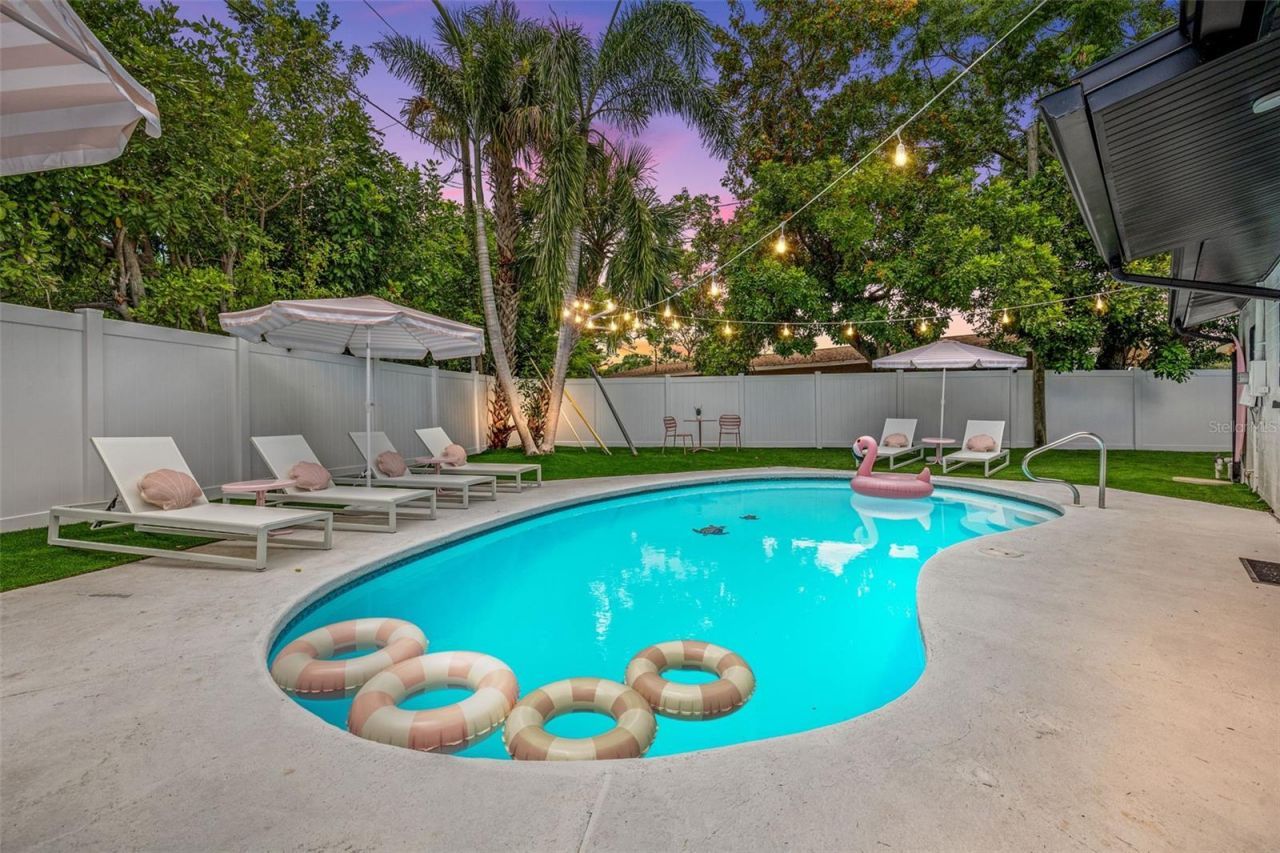 3755 Beach Drive Se, Saint Petersburg, FL 33705 Photo