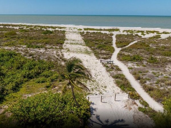 4819 Tradewinds Dr, Sanibel, FL 33957