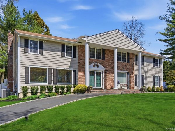 20 Hemingway Drive , Dix Hills, NY 11746