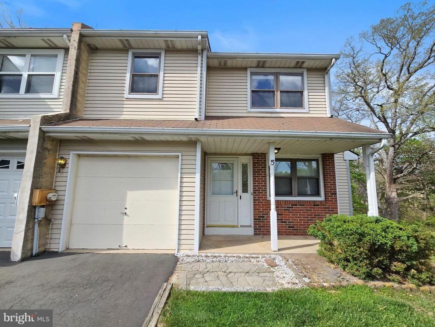 5 E Ridge Mews, Newtown, PA 18940 Main Photo