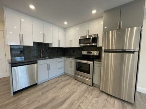 1028 Commonwealth Ave, Unit 204, Boston, MA 02215