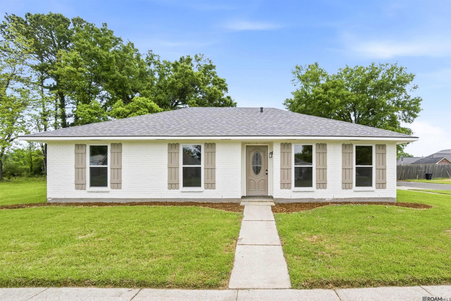 10047 Chanadia Dr, Baton Rouge, LA 70810 Main Photo