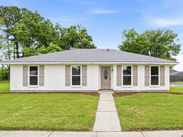 10047 Chanadia Dr, Baton Rouge, LA 70810