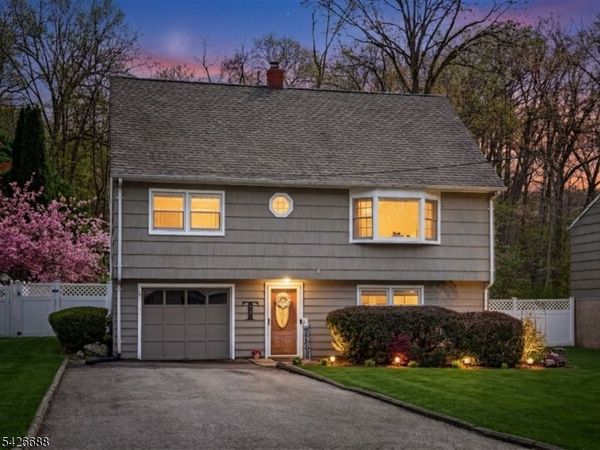 22 Wildwood Ter, Ringwood, NJ 07456