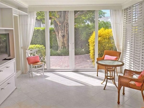 211 3rd AVE S, Unit 211, NAPLES, FL 34102