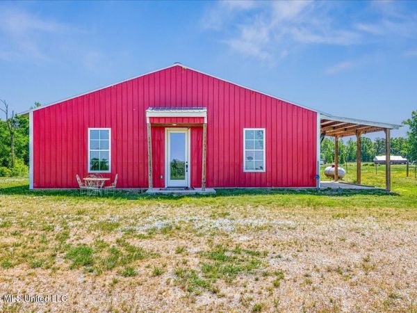 454 Laws Hill Road, Holly Springs, MS 38635