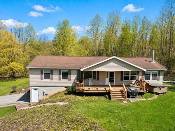 1426 Rte 20 , Cazenovia, NY 13035