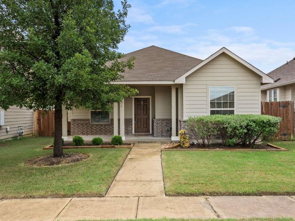 604 Palmilla ST , Leander, TX 78641