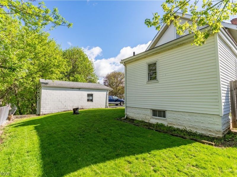296 Kryder Avenue, Akron, OH 44305 Photo 6