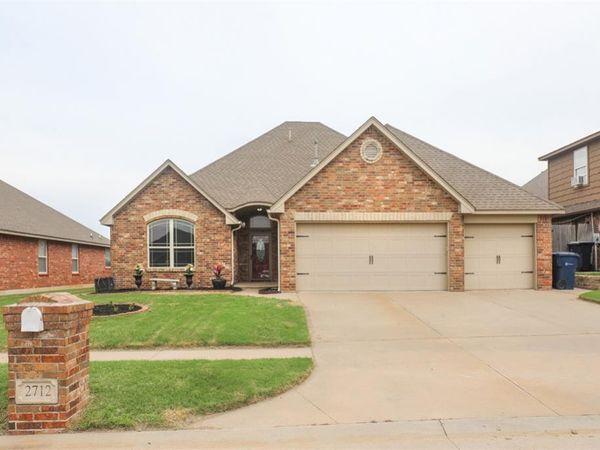 2712 Busheywood Drive, Yukon, OK 73099