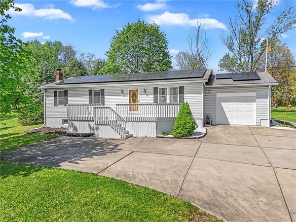 305 Highland Dr, Natrona Heights, PA 15065