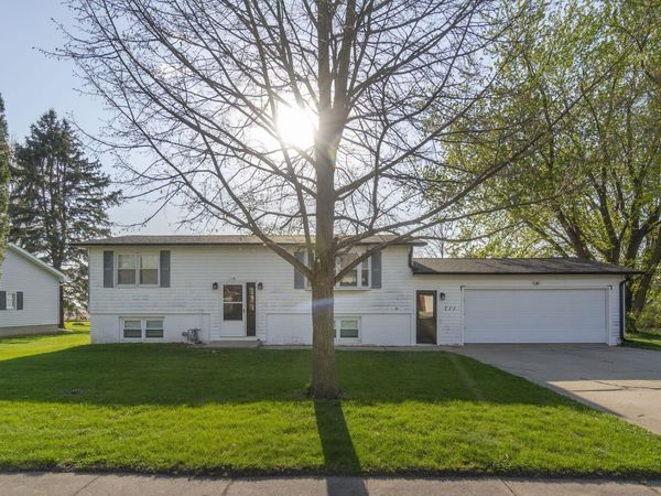 711 Malone Avenue, Readlyn, IA 50668