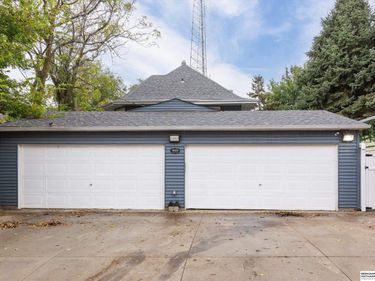 4624 Farnam Street , Omaha, NE 68132