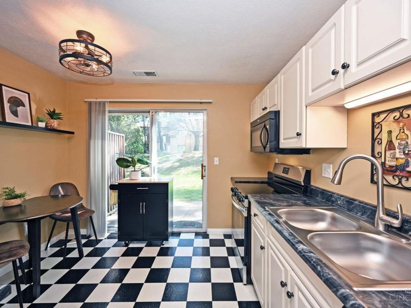 5203 Eaglesnest Drive S, Unit 91, Green Township, OH 45248 Photo 13