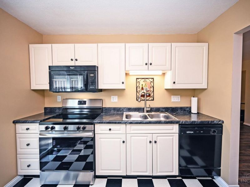 5203 Eaglesnest Drive S, Unit 91, Green Township, OH 45248 Photo 18