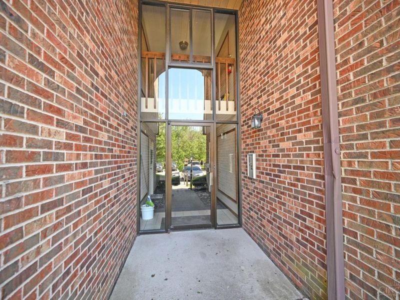 5203 Eaglesnest Drive S, Unit 91, Green Township, OH 45248 Photo 3