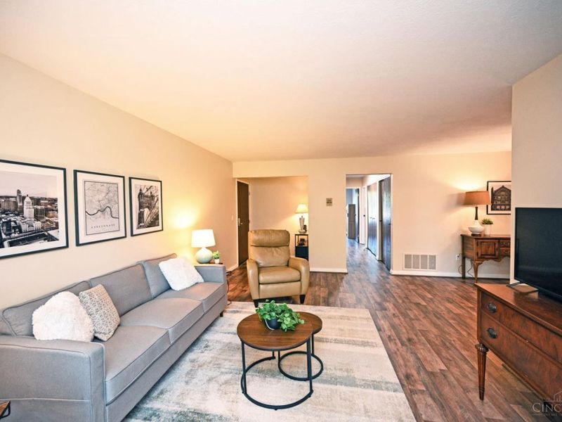 5203 Eaglesnest Drive S, Unit 91, Green Township, OH 45248 Photo 9