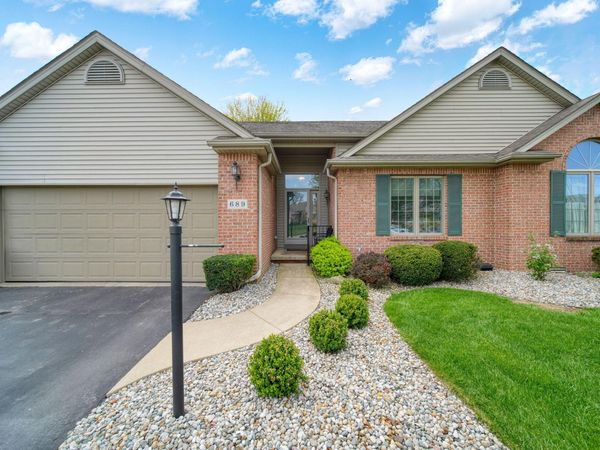 689 Korey's Circle, Unit 16, Blissfield, MI 49228