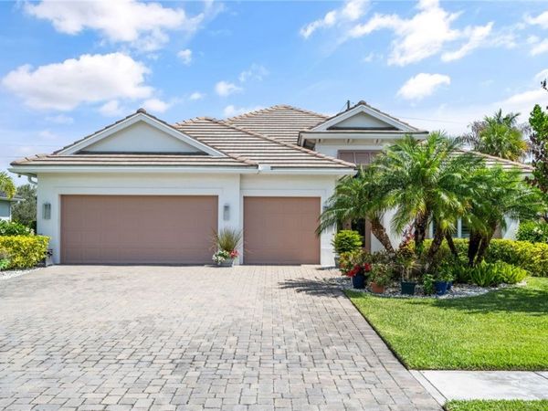 1195 Camelot Way, Vero Beach, FL 32966