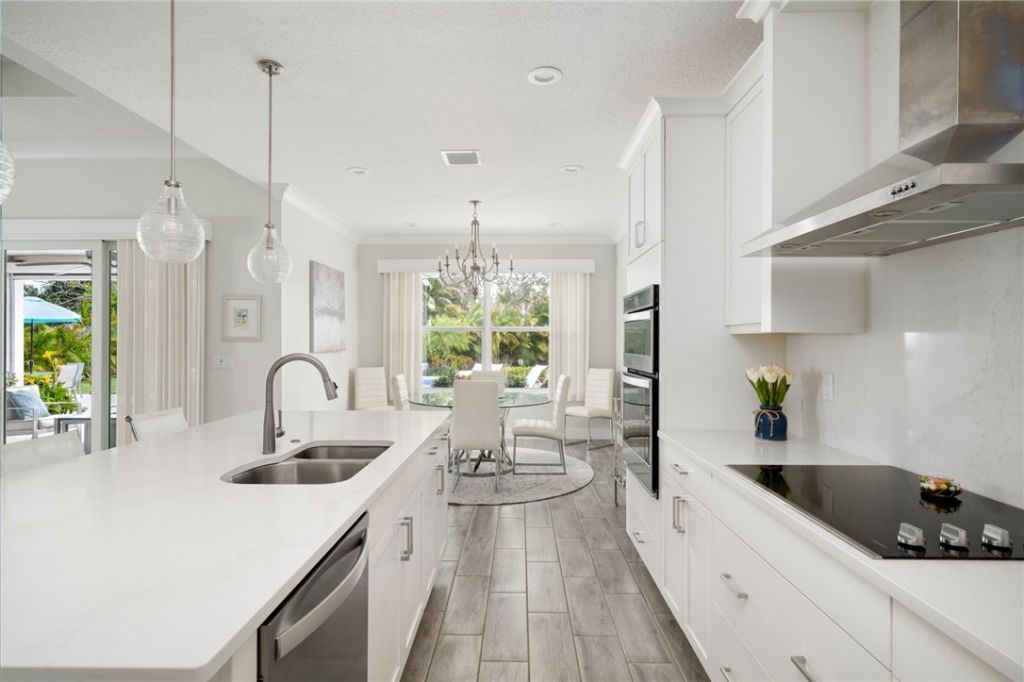 1195 Camelot Way, Vero Beach, FL 32966 Photo