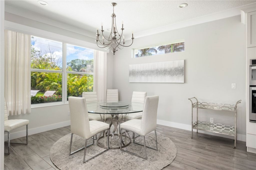 1195 Camelot Way, Vero Beach, FL 32966 Photo