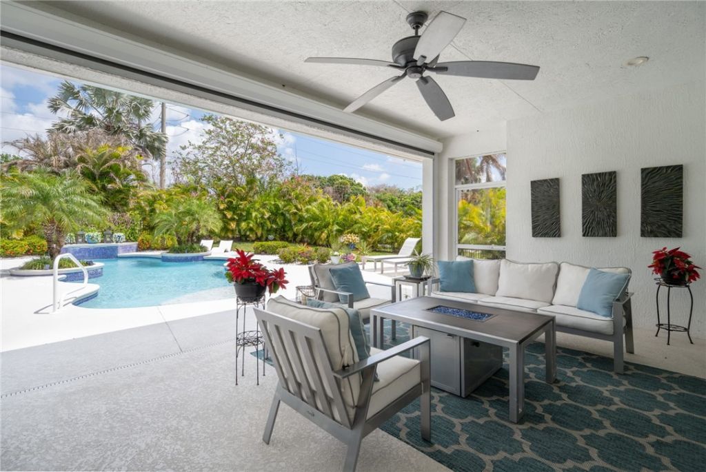 1195 Camelot Way, Vero Beach, FL 32966 Photo