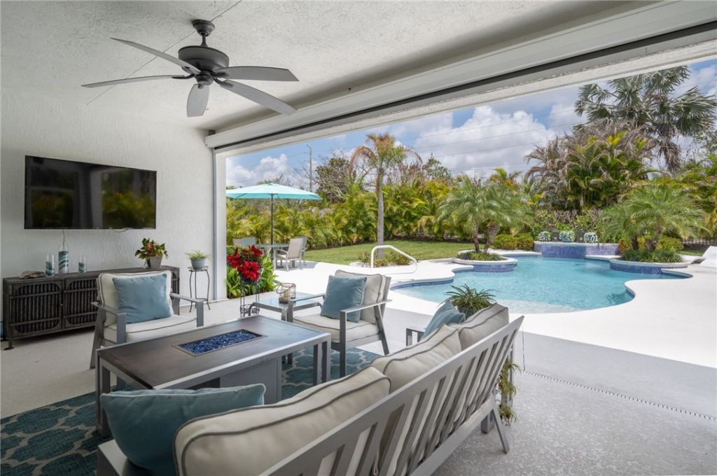 1195 Camelot Way, Vero Beach, FL 32966 Photo