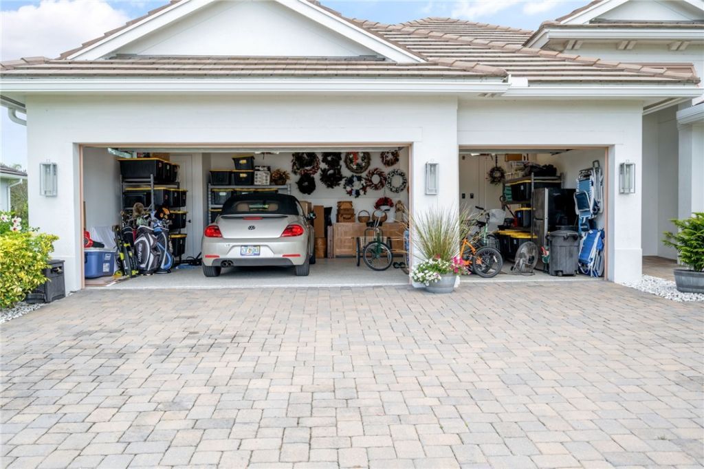 1195 Camelot Way, Vero Beach, FL 32966 Photo