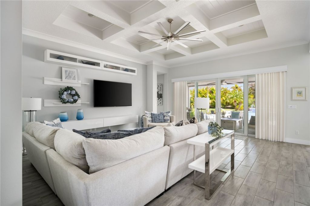 1195 Camelot Way, Vero Beach, FL 32966 Photo