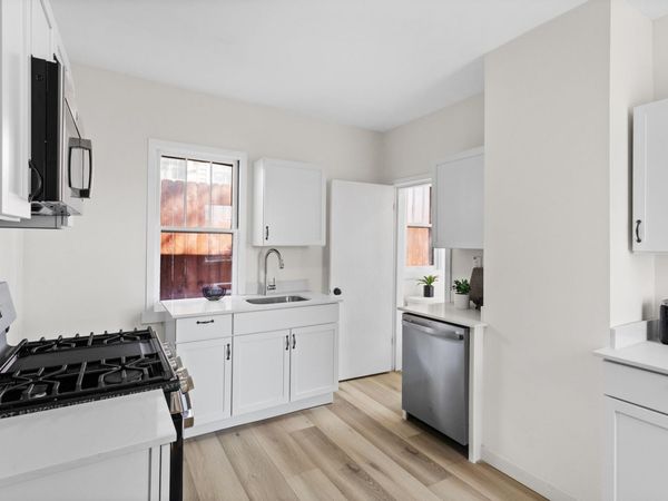 676 York Avenue , Saint Paul, MN 55106