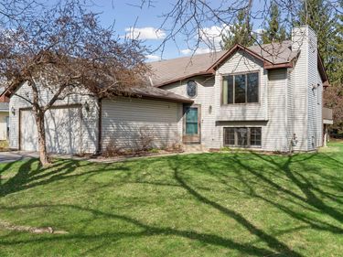 1886 Waterford Lane, Chaska, MN 55318