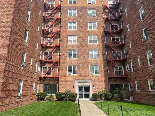 3011 Parsons Boulevard, Unit 7N, Flushing, NY 11354